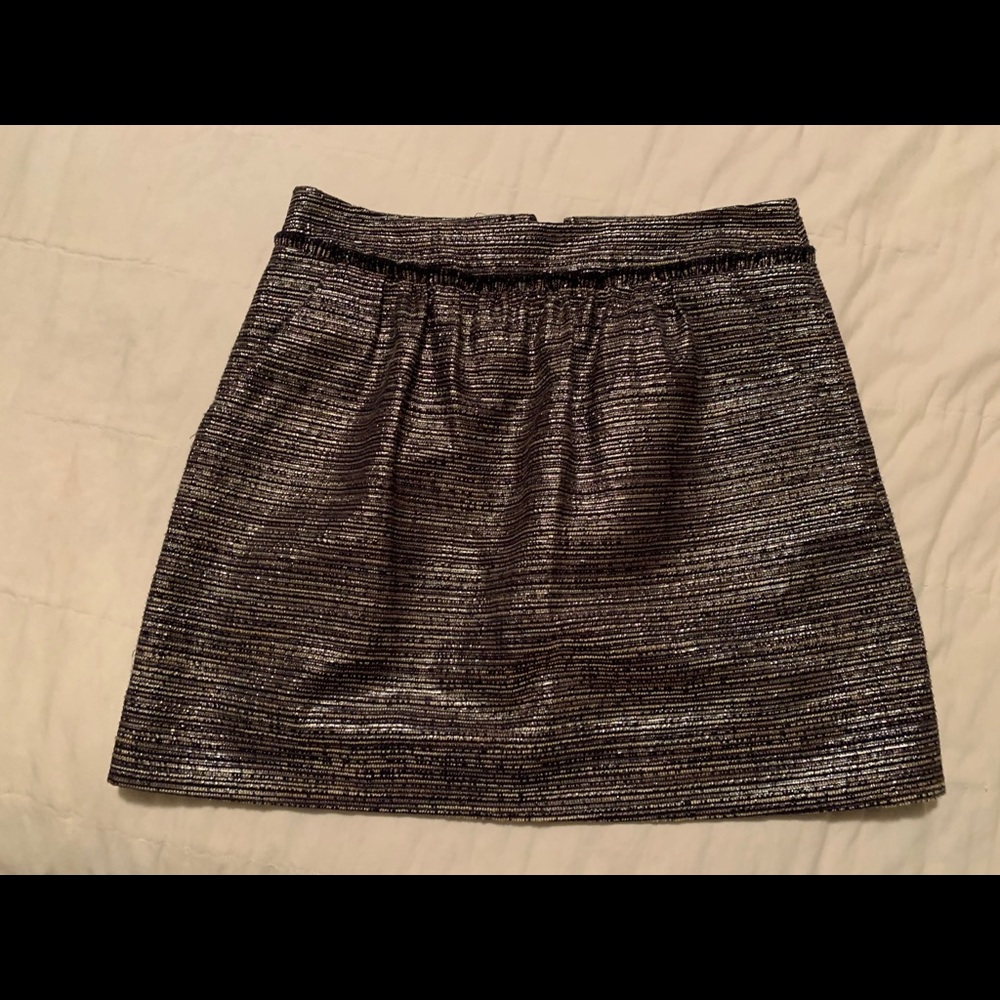 Super cute fitting taffeta skirt